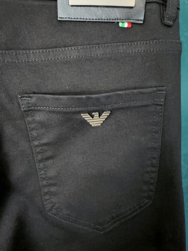 ブランドジーンズ着用イメージ